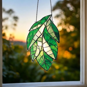 Leaf Acrylic Suncatcher, Faux Stained Glass Pothos Window Hanging, Boho Green Plant Ornament, Indoor Garden Decor for Plant Lover Gift